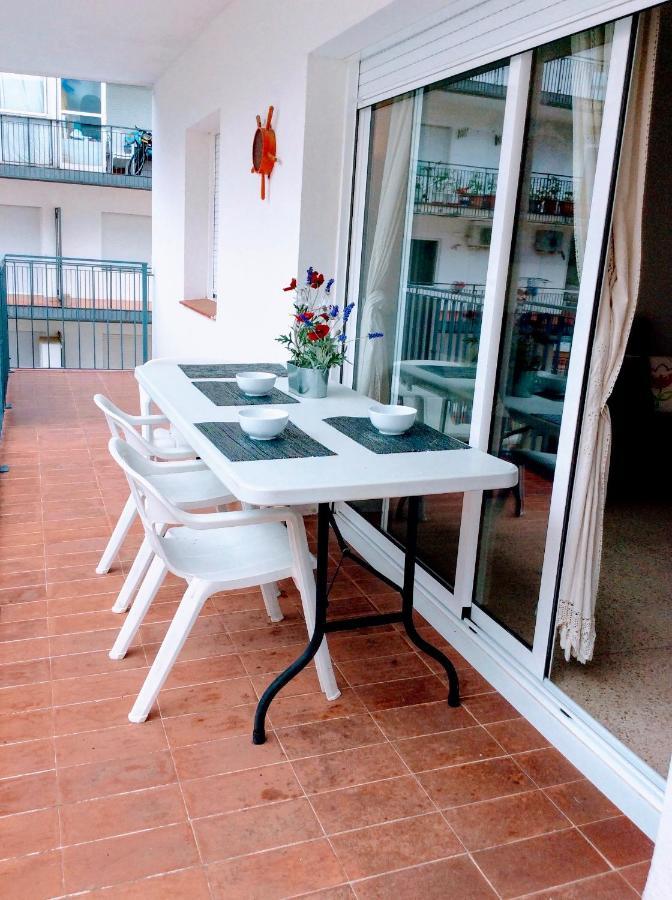 Apartamentos Aquarium. 150 Metros Playa. Roses Exterior photo